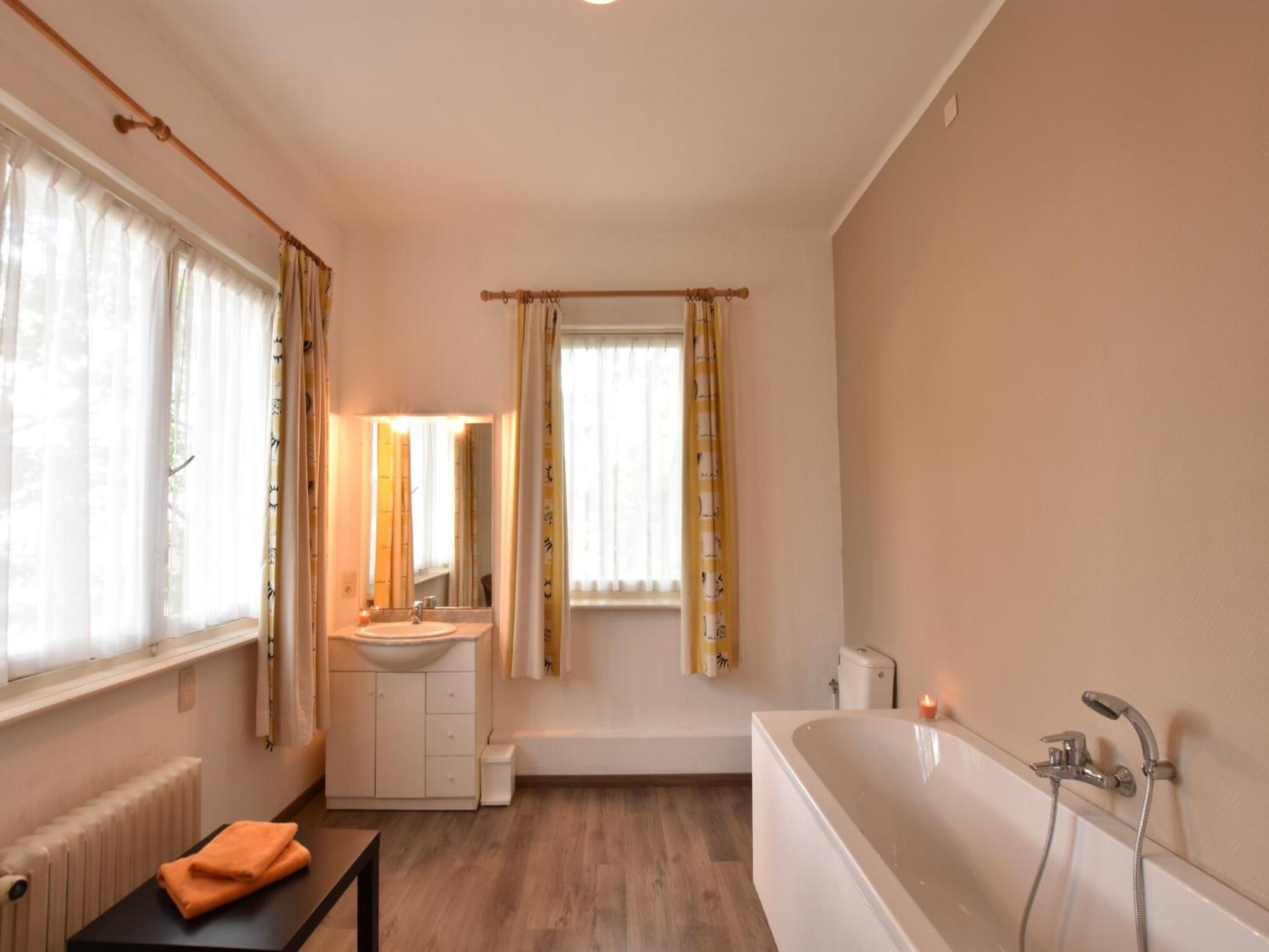 Former Hotel In The Centre And At 50 Metres From The Beach In Panne De Panne Luaran gambar