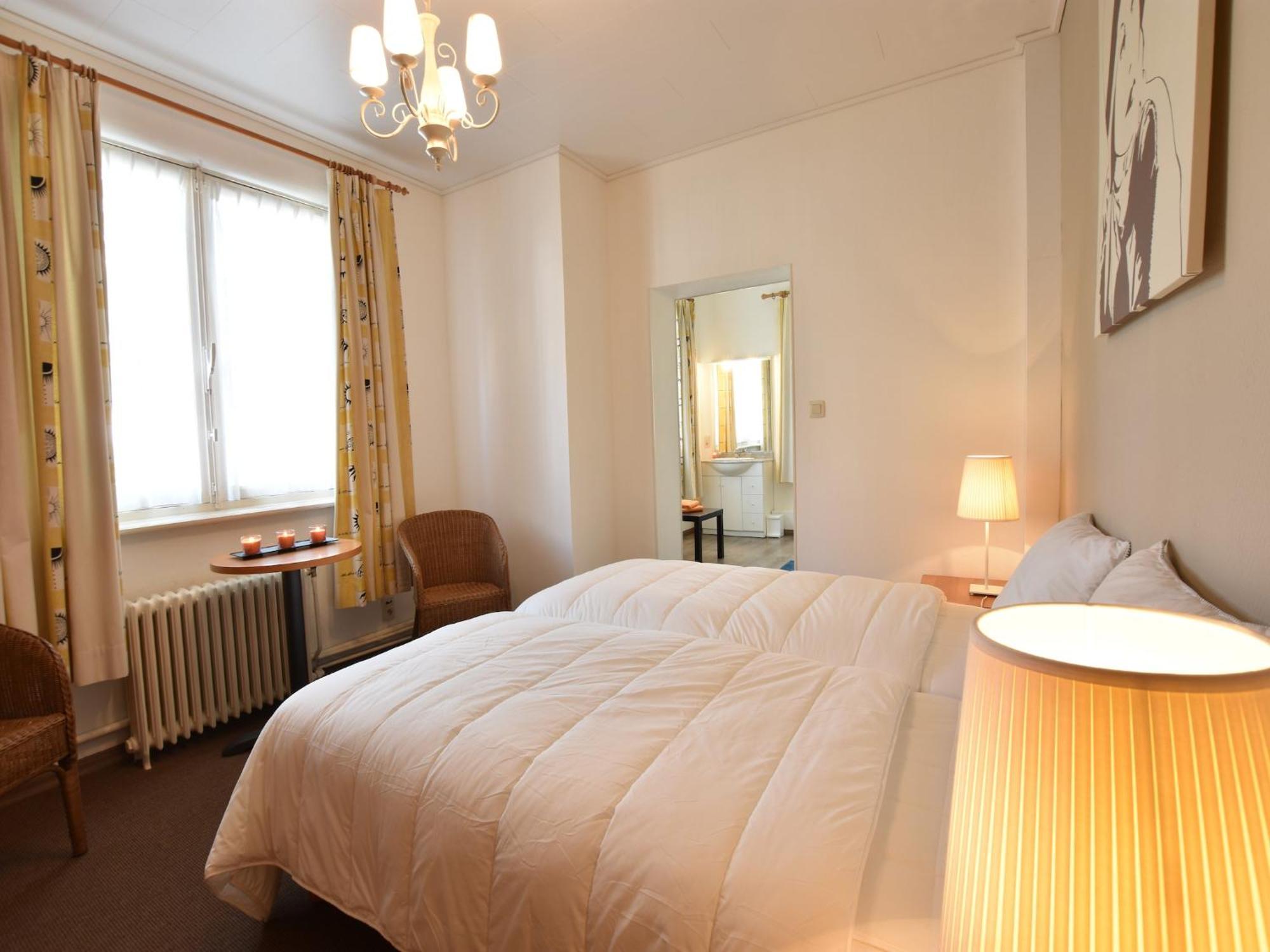 Former Hotel In The Centre And At 50 Metres From The Beach In Panne De Panne Luaran gambar