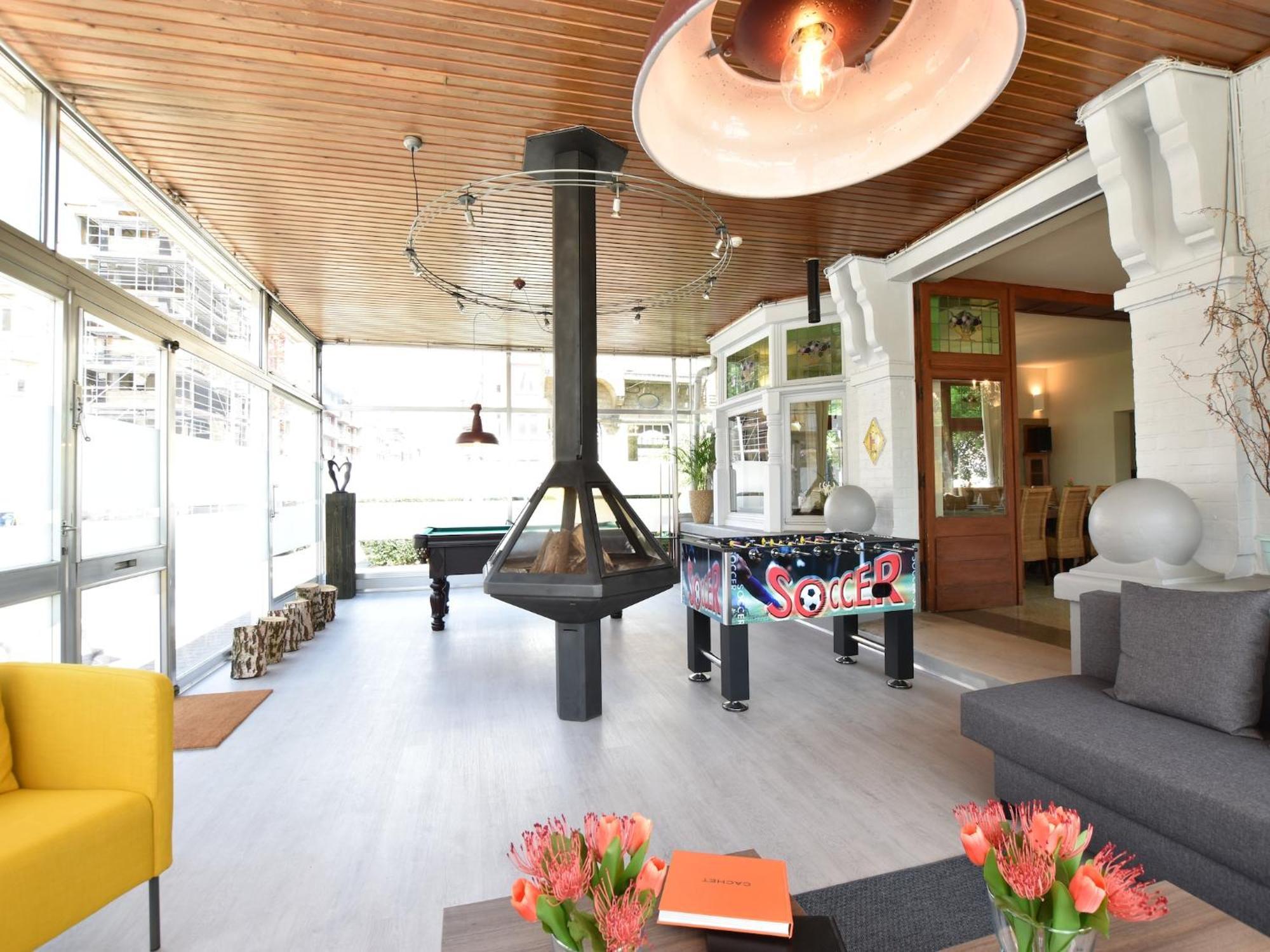 Former Hotel In The Centre And At 50 Metres From The Beach In Panne De Panne Luaran gambar